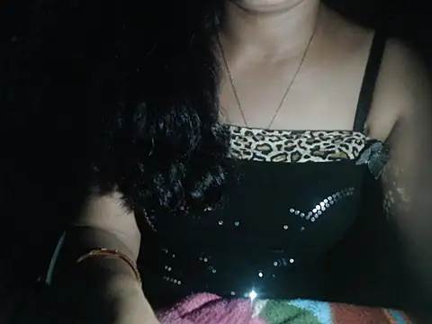 Kudi_Kiyara live cam on StripChat
