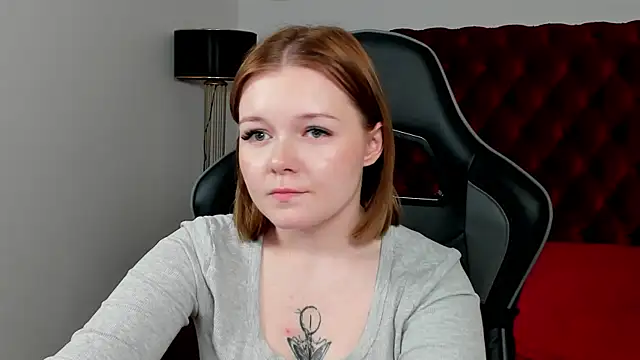ElinaVale webcam
