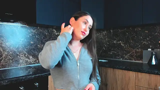 Elyra_Noir webcam