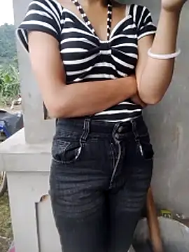 Thobaby112 live cam on StripChat