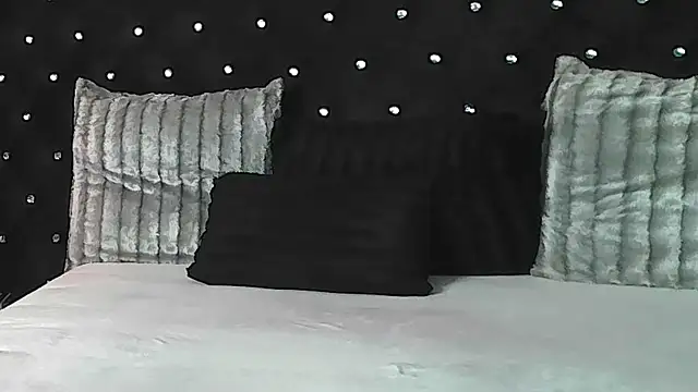 InannaStar live cam on StripChat