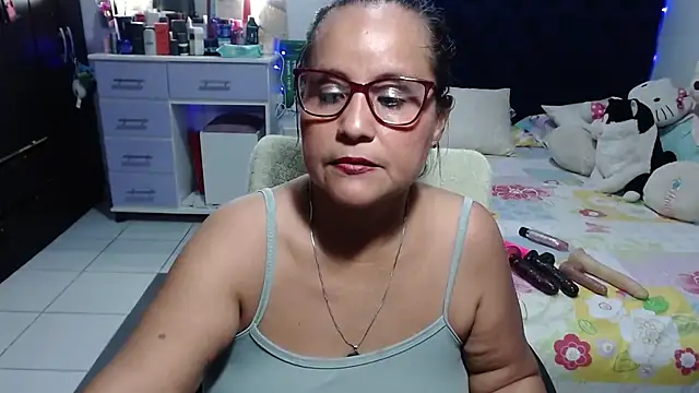 pervert_mommy_ live cam on StripChat