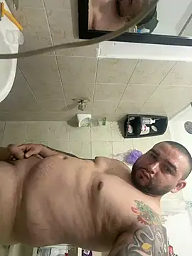 LeoBGH live cam on StripChat
