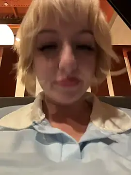 RonnieKiss webcam