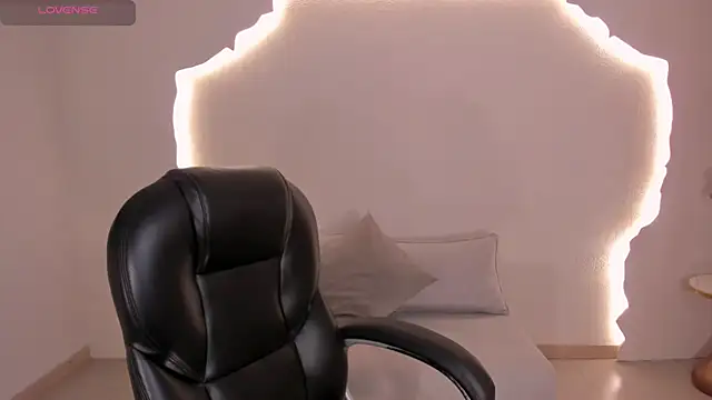 NatalieLewis webcam