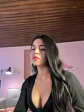 LunaMoore_Pink webcam