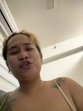 queenmia__ph webcam