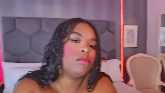 EbonyHenner webcam