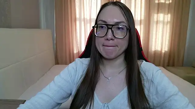 CarolineGlow_ webcam