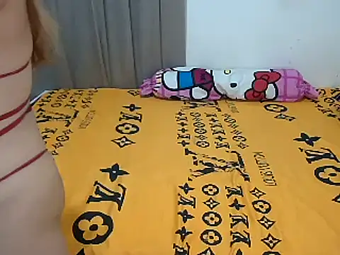 Hotpeachyx webcam