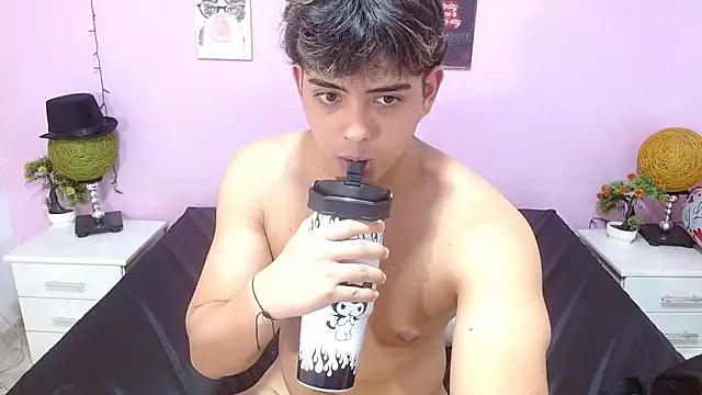 zayne_lyon (M twink) - masturbate