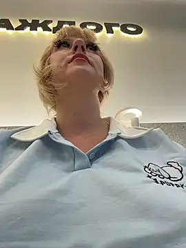 RonnieKiss webcam