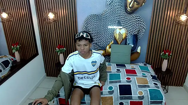 AlessandroBlack_ webcam