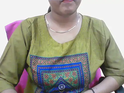 LovingPihu webcam