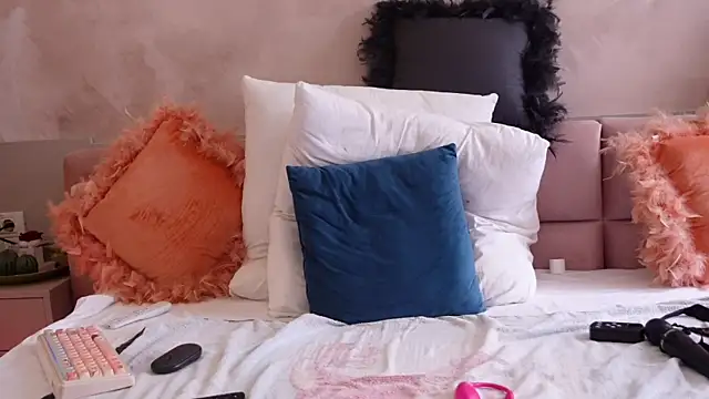 JullyBlair webcam