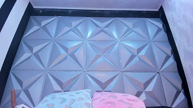 BustyGlow webcam