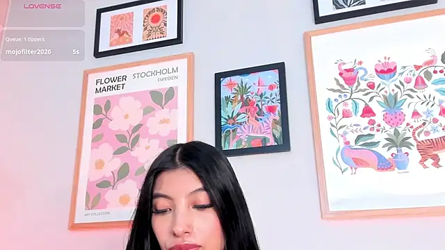 Tiffany_Low webcam