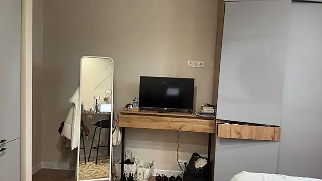 AnnaVelvetFire webcam