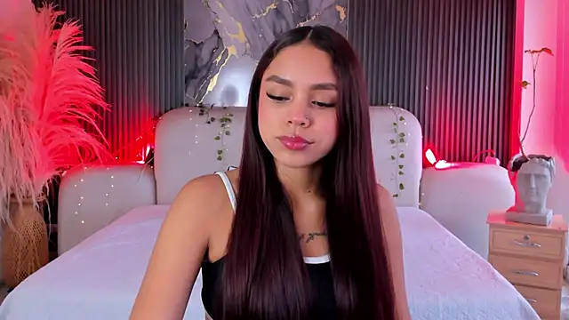CarolineFyre webcam