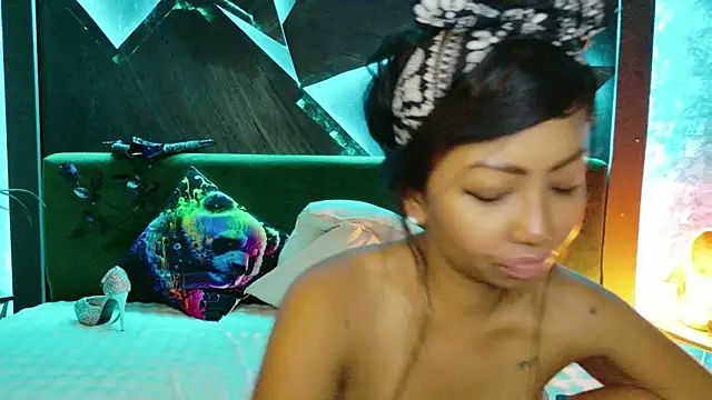 ElyaQuinn webcam