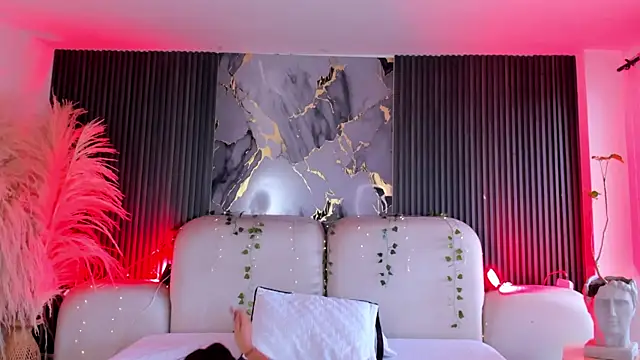 CarolineFyre webcam