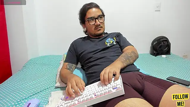 Axel_hornyy webcam