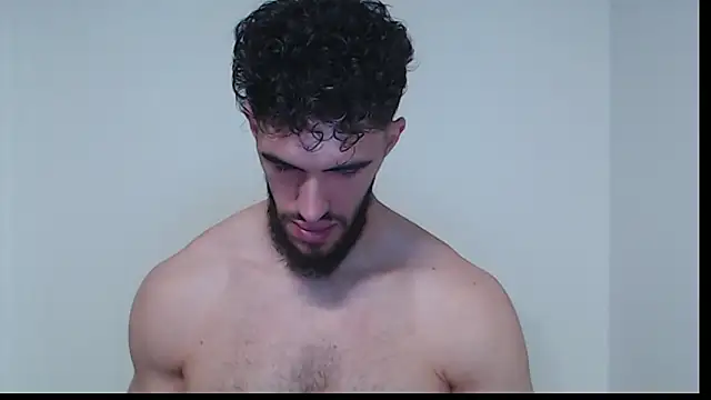hiddenf live cam on StripChat