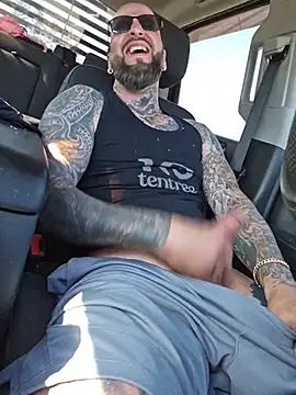 Beardedtattood webcam