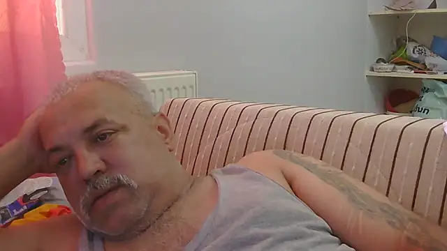 husoizmir live cam on StripChat