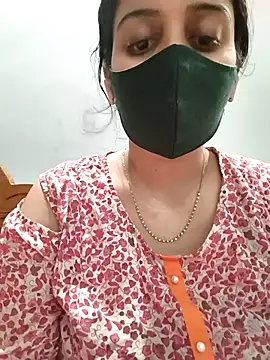 Tamil_shalini live cam on StripChat