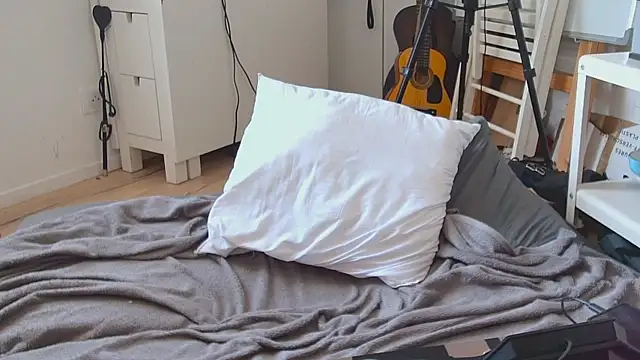 CeriseLapine webcam