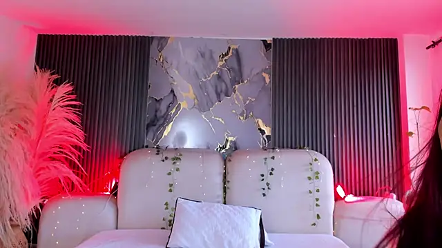 CarolineFyre webcam