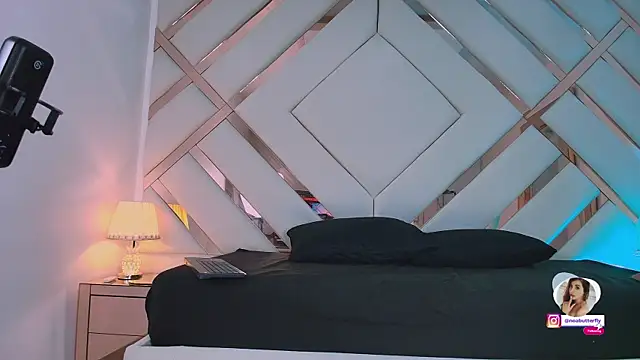Noa_butterfly_ webcam