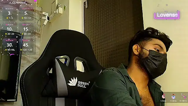 SilverShade3 live cam on StripChat