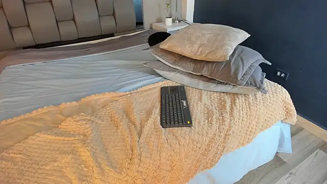 Charlie___Musk webcam