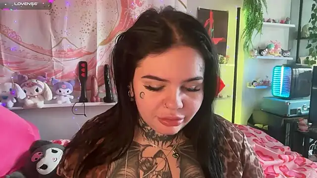 BigBootyHolly