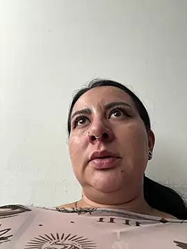 Abril_Luv live cam on StripChat