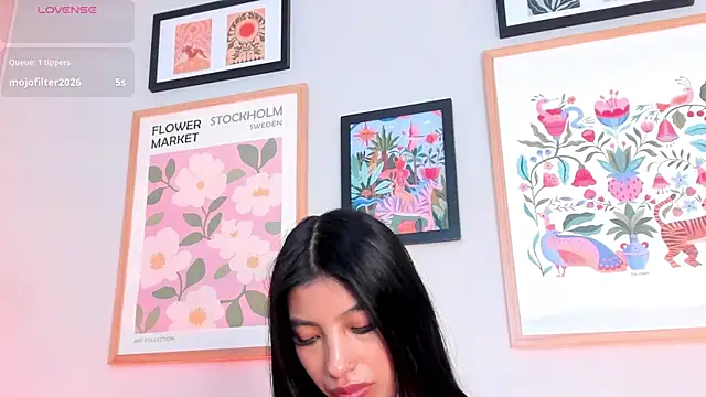 Tiffany_Low webcam