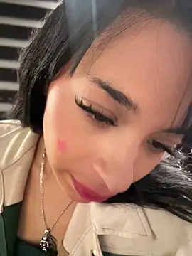 Sasha-firee live cam on StripChat