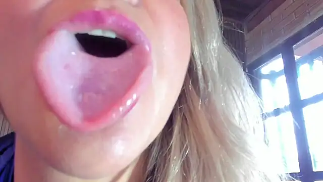 MalorySweet webcam