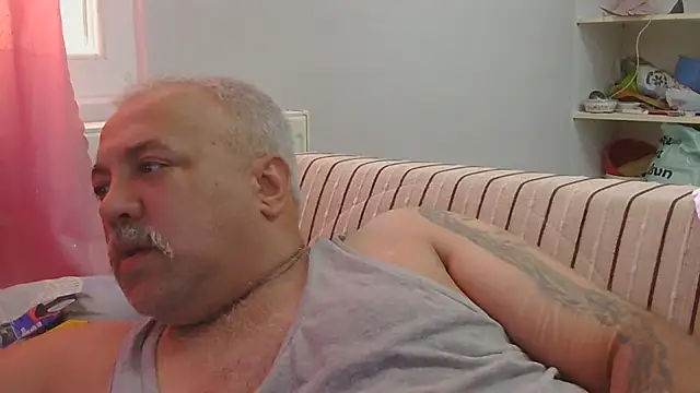 husoizmir live cam on StripChat