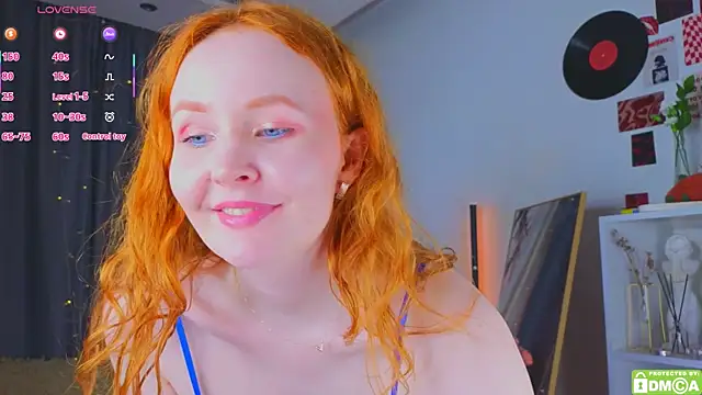JoyceJones live cam on StripChat