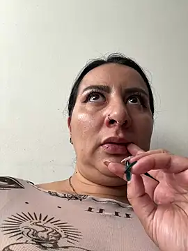 Abril_Luv webcam