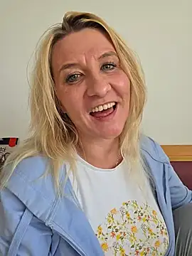 KaylinJan live cam on StripChat