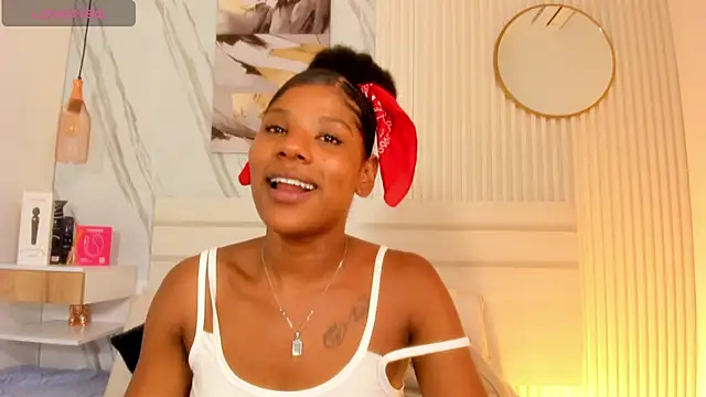 Afro_Luna webcam