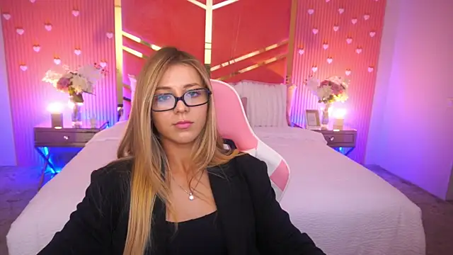 DoveLovee webcam