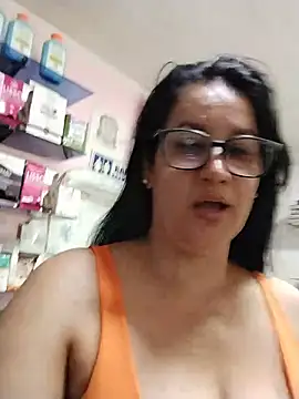 keilymadam - Keilymadam's free webcam - UK Sex Cams