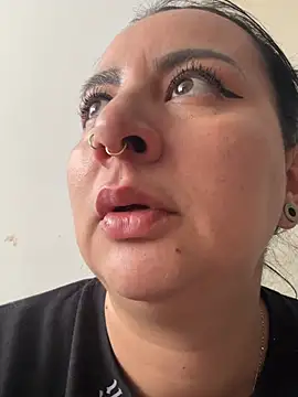 Abril_Luv live webcam