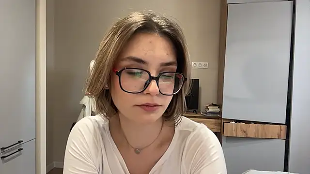 AnnaVelvetFire webcam