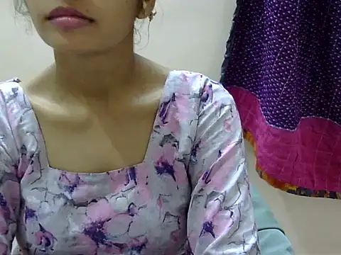 Kulsum_S live cam on StripChat